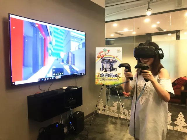 VR乐不停！阳狮携手玖的打造六一VR 大Party (6).jpg