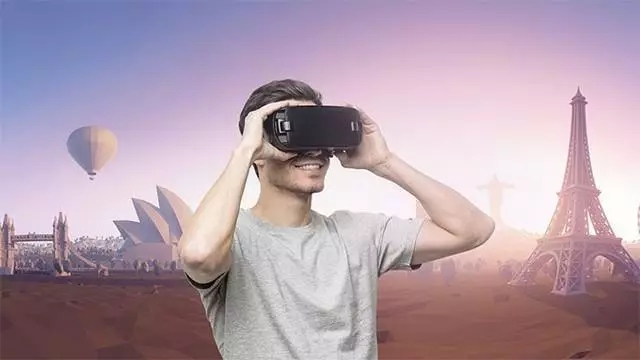 央视新闻客户端推出VR频道 开启任意门进入“第一现场” (4).jpg
